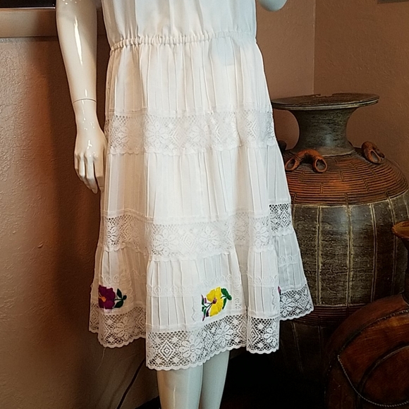 Handmade Mexican style dress - Picture 3 of 9